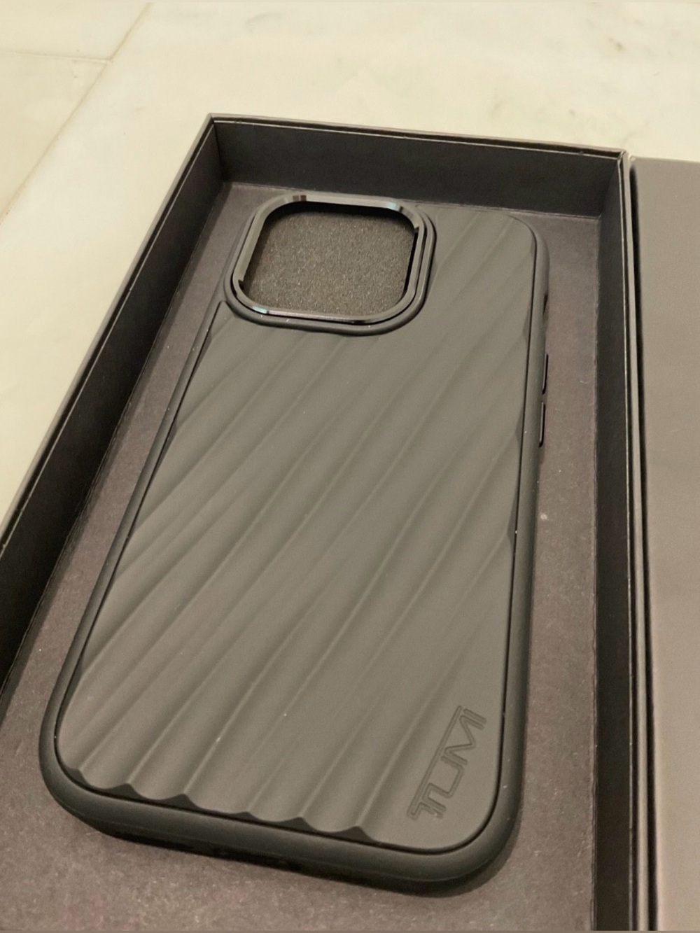 NIB Tumi 19 Degree POLYCARBONATE Apple iPhone 15 Pro Phone Case - BLACK - Picture 2 of 8